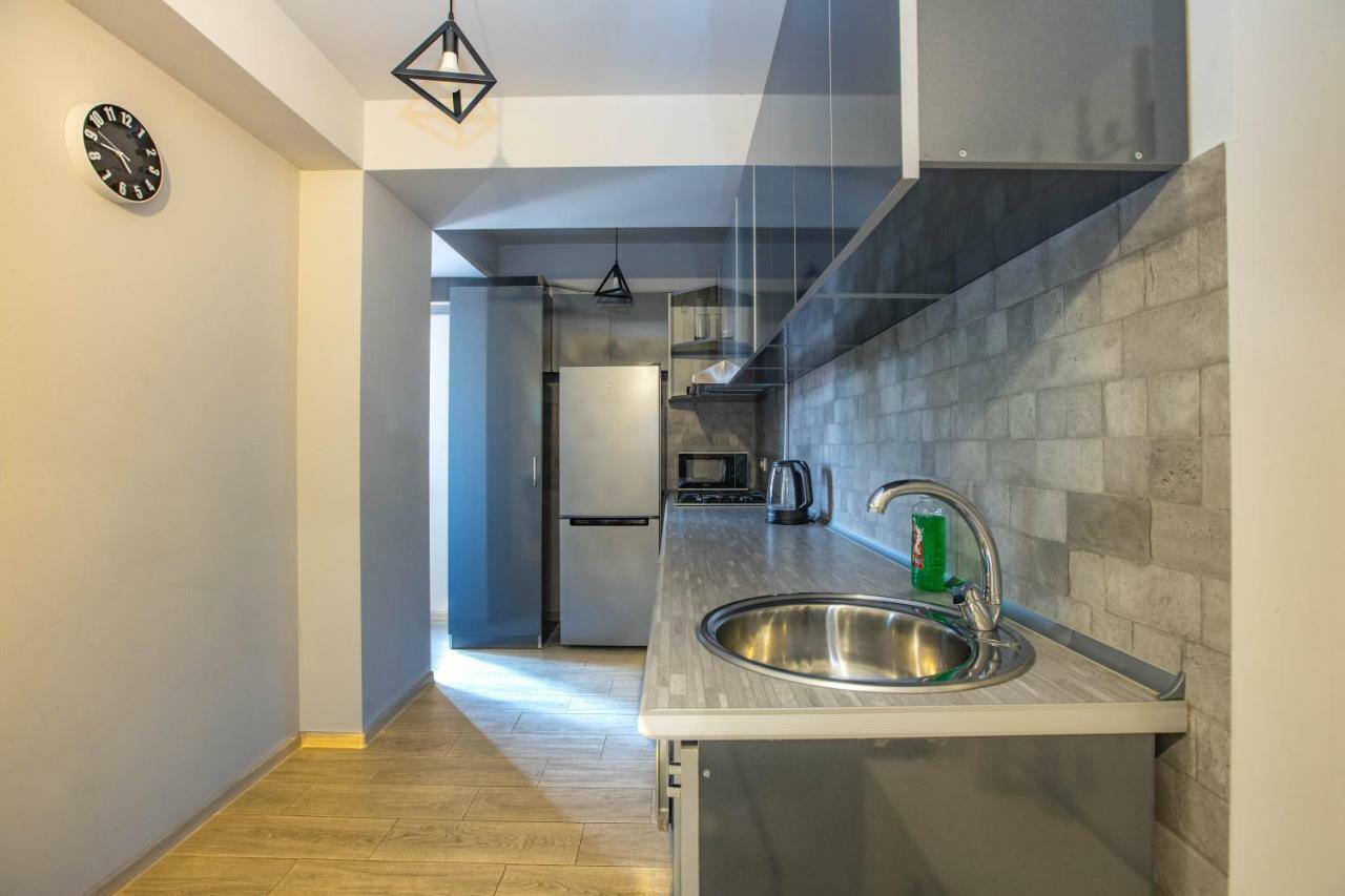 יירבאן Stay Inn Apartments On Amiryan 15 מראה חיצוני תמונה