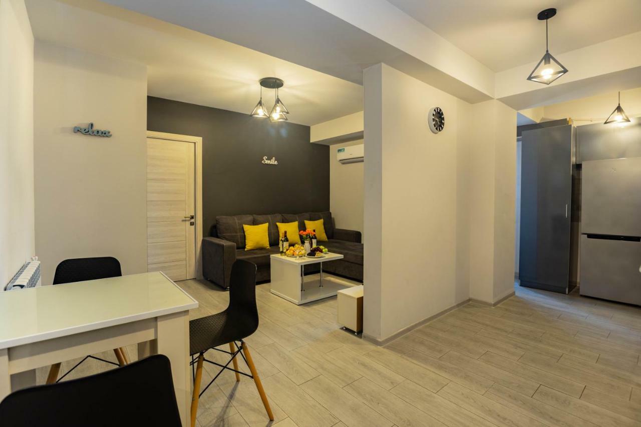 יירבאן Stay Inn Apartments On Amiryan 15 מראה חיצוני תמונה